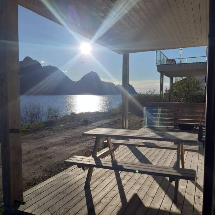 Senja, Husoy I Senja. Leilighet Med Utsikt Over Fjord Og Fjell Tofta 外观 照片