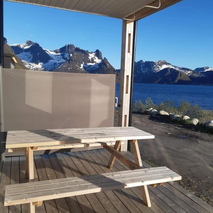 Senja, Husoy I Senja. Leilighet Med Utsikt Over Fjord Og Fjell Tofta 外观 照片