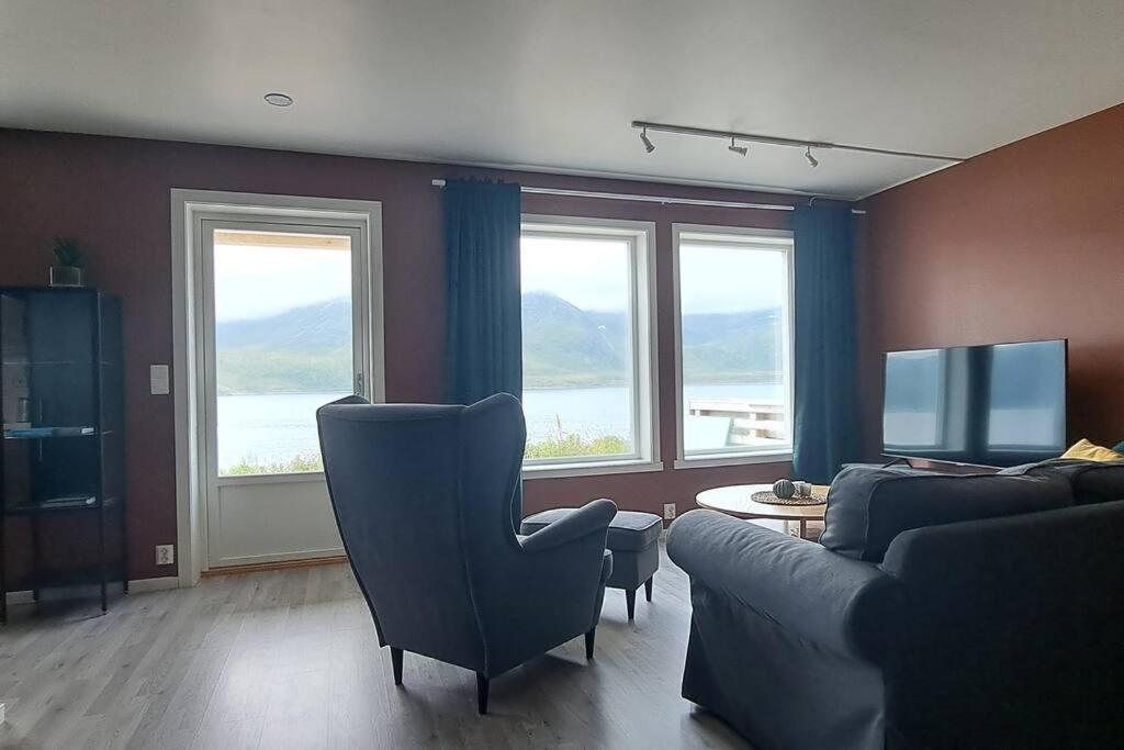 Senja, Husoy I Senja. Leilighet Med Utsikt Over Fjord Og Fjell Tofta 外观 照片