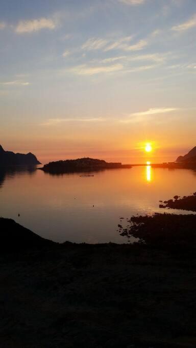 Senja, Husoy I Senja. Leilighet Med Utsikt Over Fjord Og Fjell Tofta 外观 照片